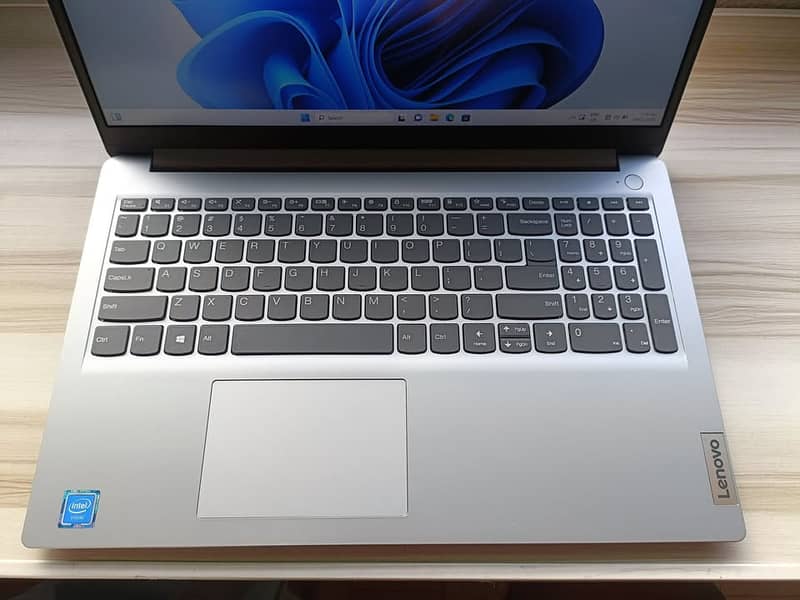 Lenovo IdeaPad Slim 3 11