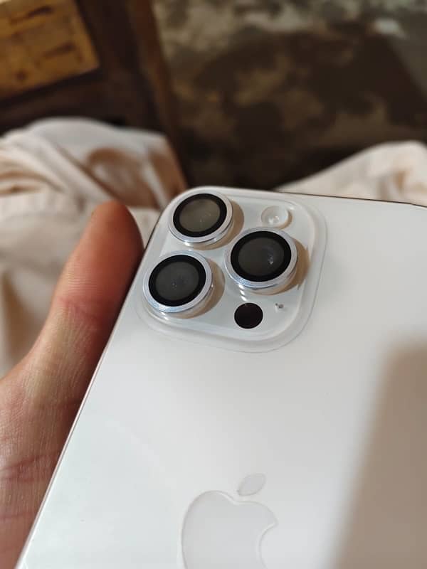 brand new iPhone 16 pro max 7