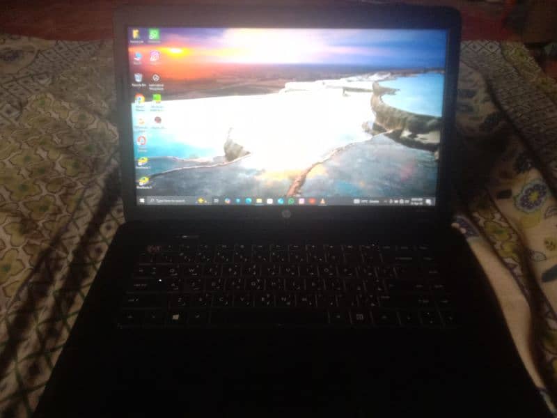 HP650 G2. i3. hard drive 320 GB SSD 128 GB battery time 2.35hour 0