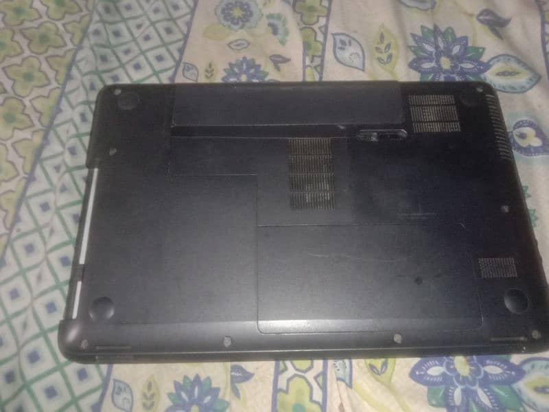 HP650 G2. i3. hard drive 320 GB SSD 128 GB battery time 2.35hour 2
