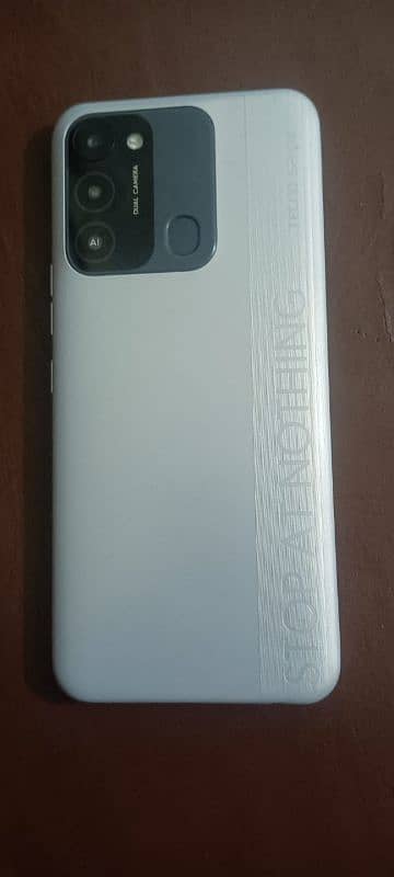 Tecno spark 8c 1