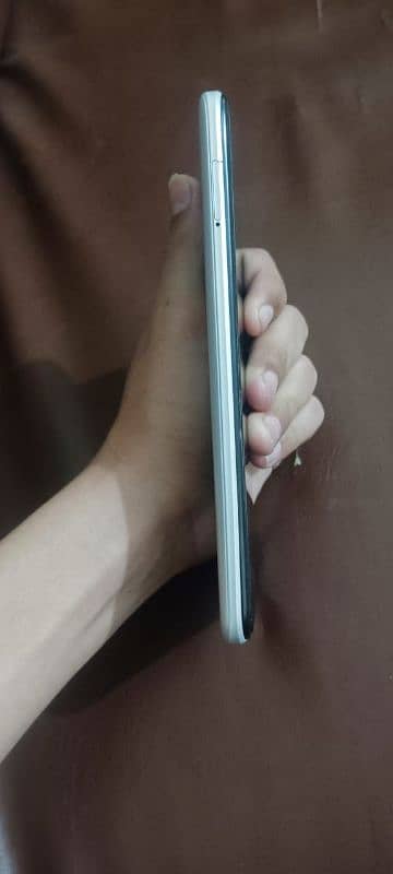 Tecno spark 8c 4
