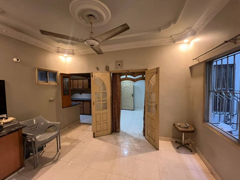 Flat for Sale Gulshan-e-Iqbal Block 13-B | 2 Bed DD | Third Floor | 850 Sq. Ft. 3