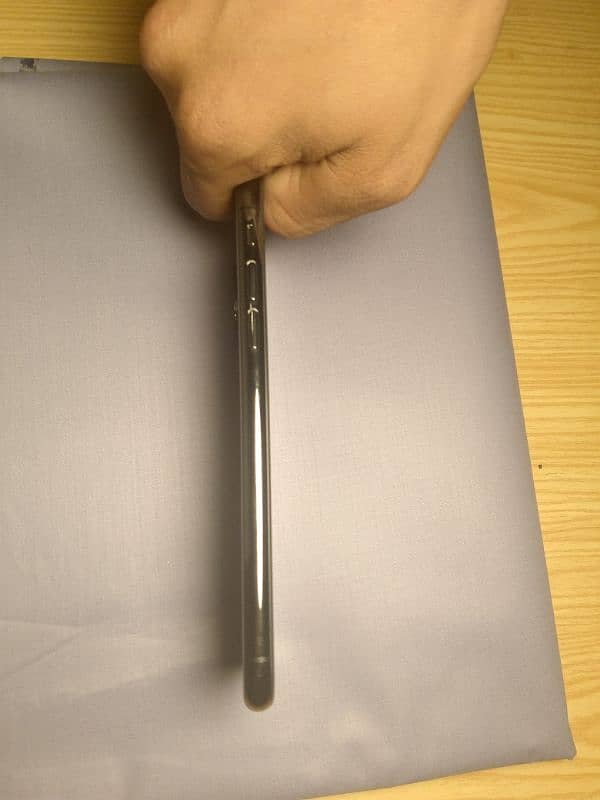 iphone XS 3RD GENERATION BATTERY HEALTH 85% black deep color 2