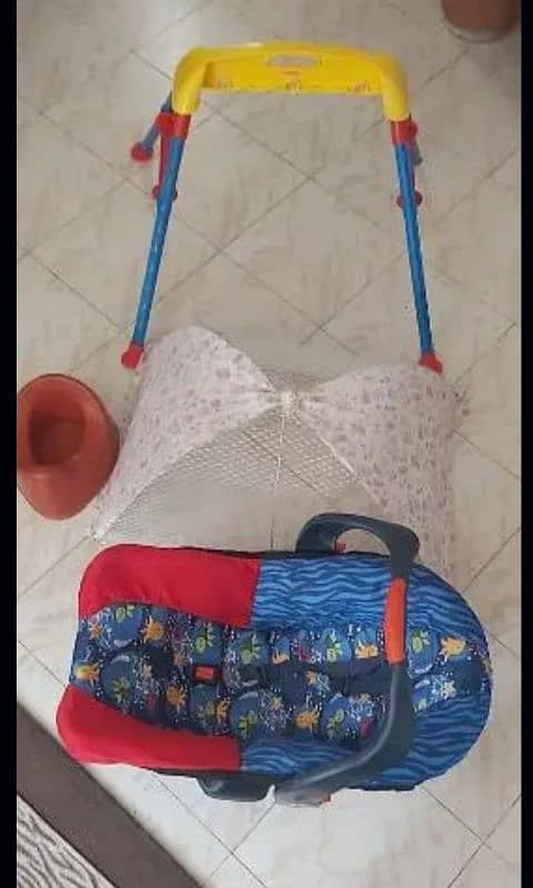 baby carry cot and mosquito Net 0