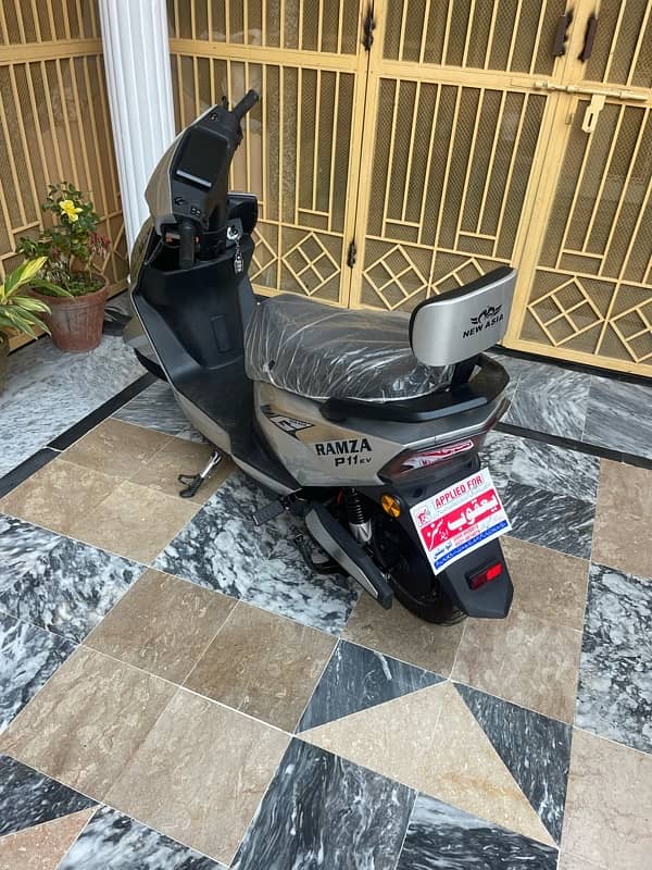 Scooty Électric 3