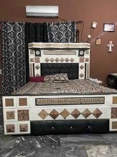 Bed king size