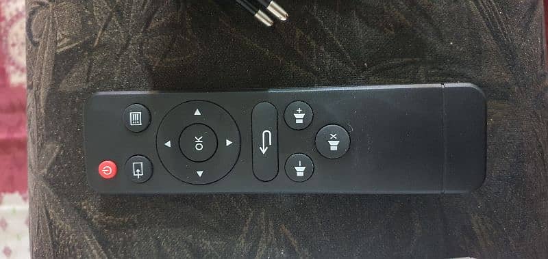 Mini Projector Q1 model. 3