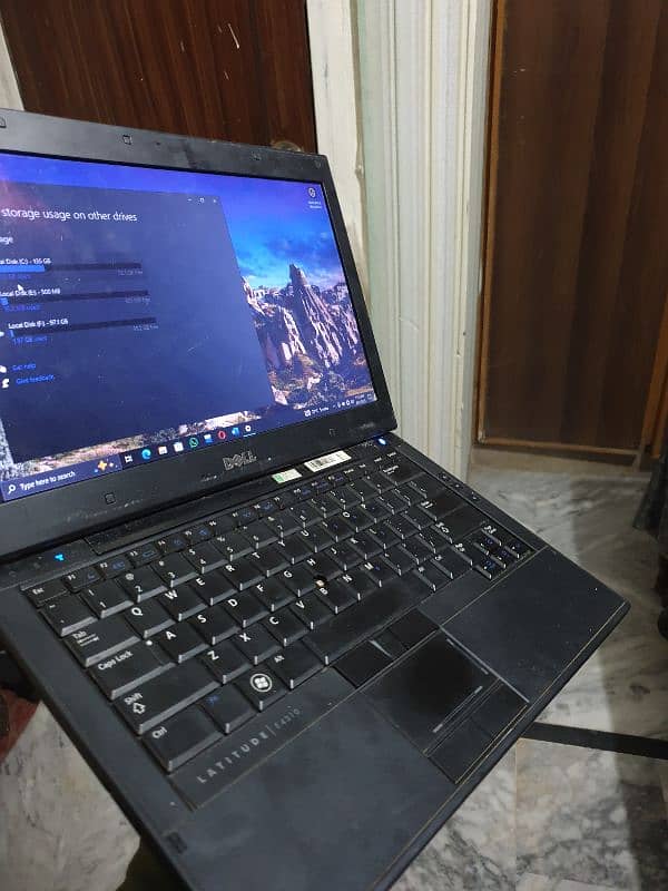 Dell Latitude E4310 0