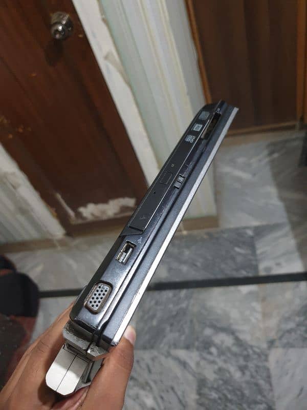 Dell Latitude E4310 4