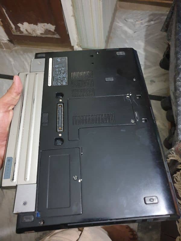 Dell Latitude E4310 5