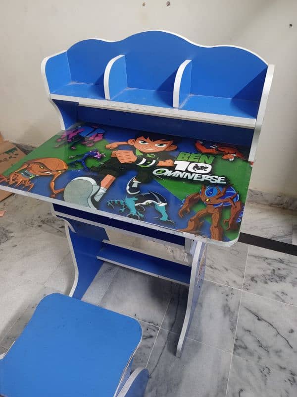 Kids BenTen Study Table and chair 4