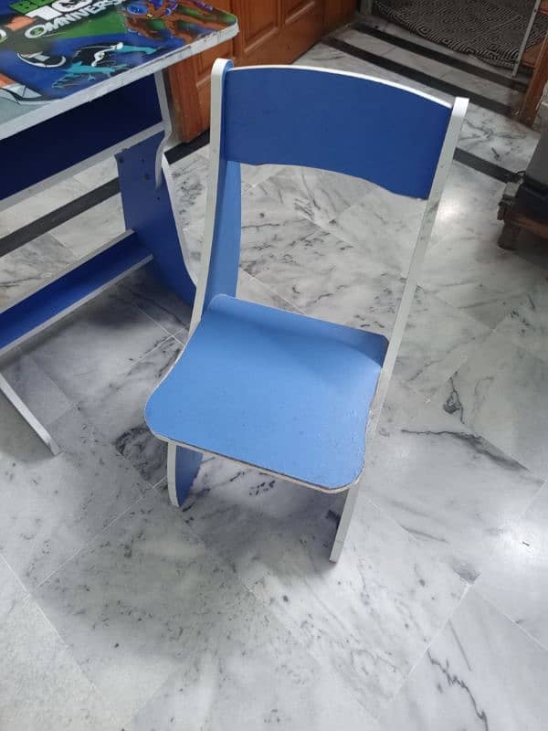 Kids BenTen Study Table and chair 5
