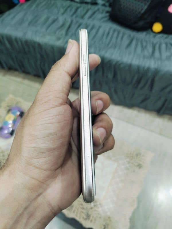 Oppo A57 (3/32) 4