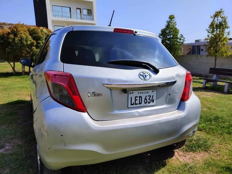 Toyota Vitz 2011 Model 5