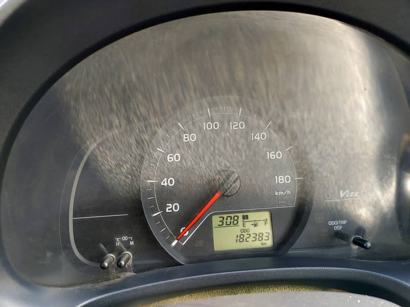 Toyota Vitz 2011 Model 8