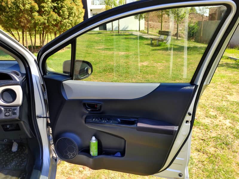 Toyota Vitz 2011 Model 14