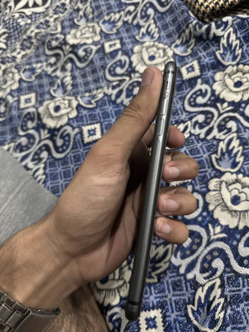 Apple iPhone 8 Plus pta approved 2
