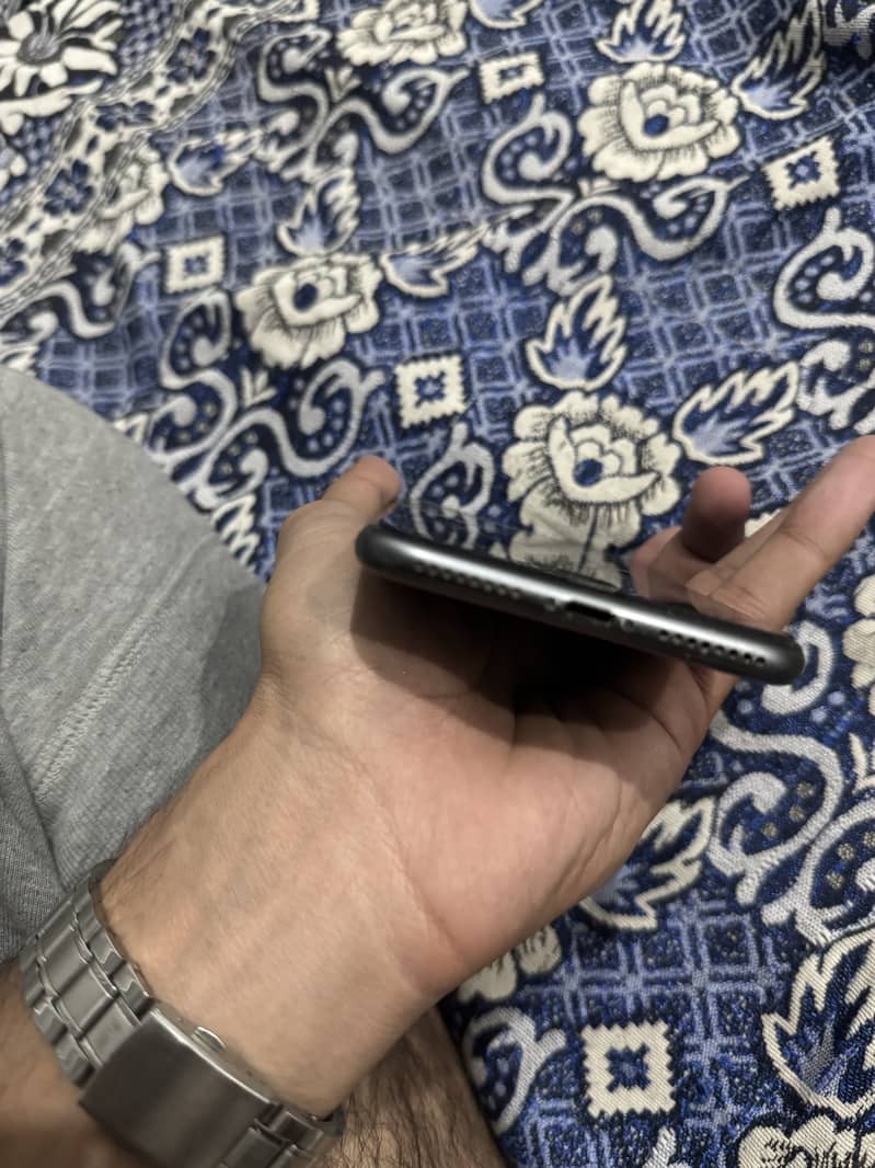 Apple iPhone 8 Plus pta approved 3