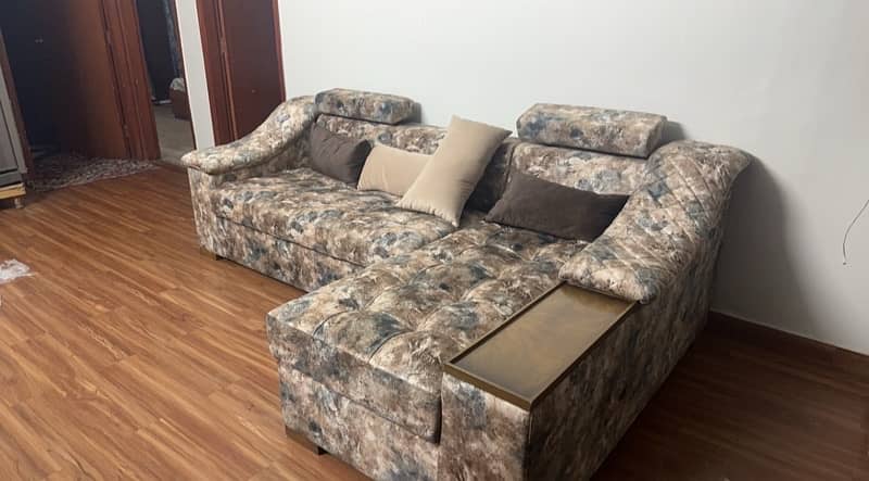 L shapes sofa set on reasonable price 1