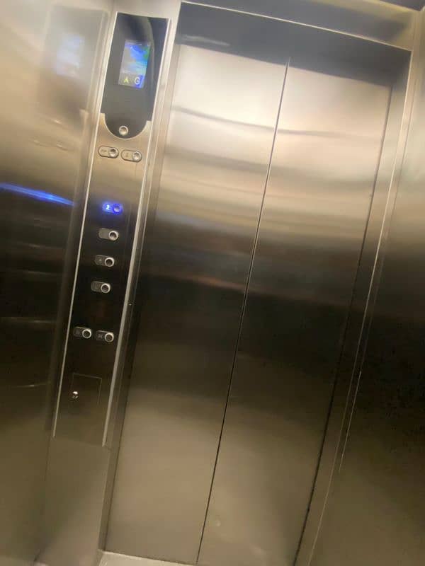 platform lift / cargo lift / passanger & elevator lift / crane 17