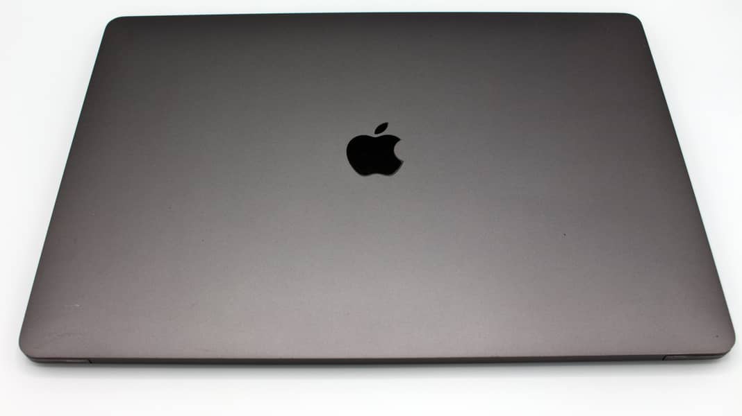 MacBook Pro 15" – Space Gray | Core i9 | 32GB RAM | Dedicated Graphics 2