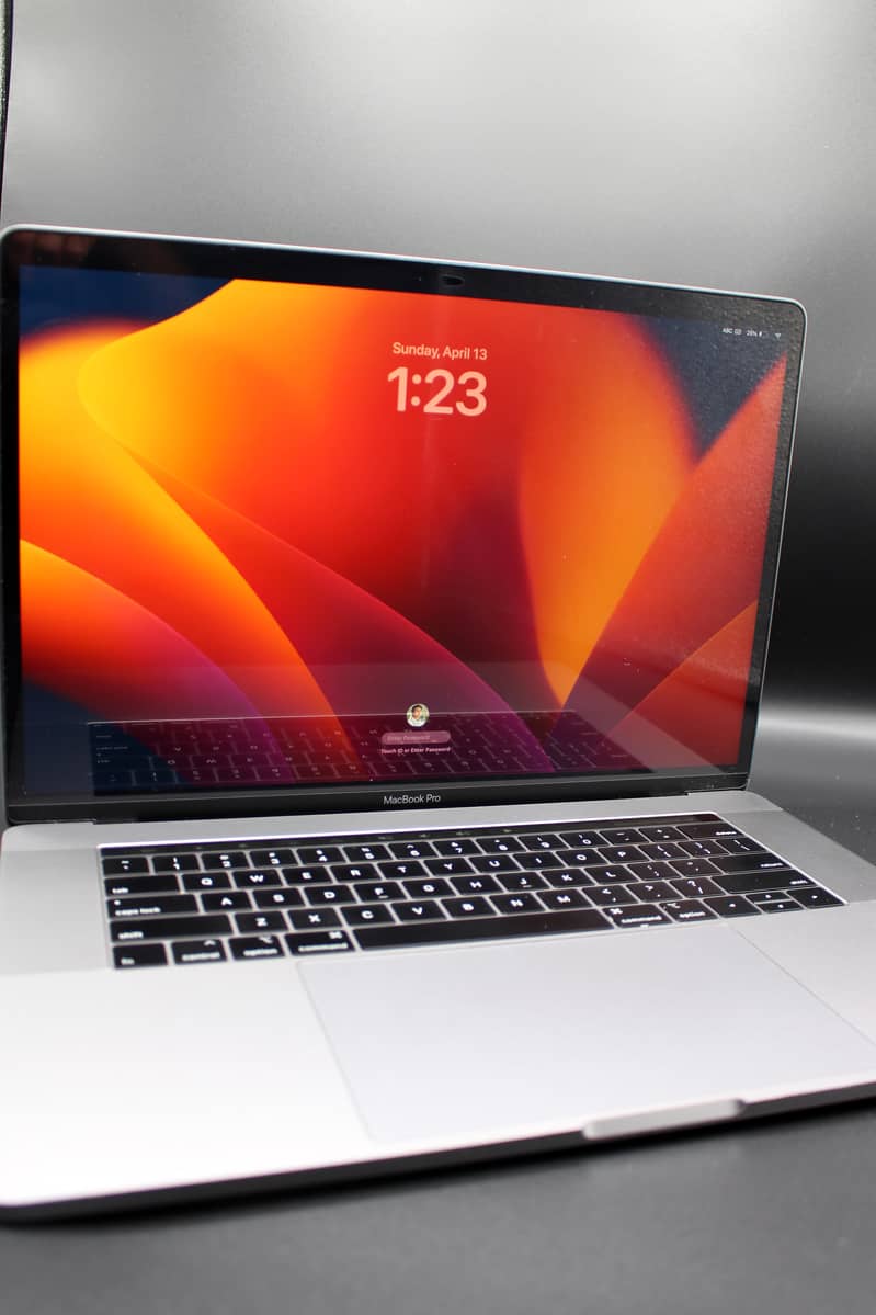 MacBook Pro 15" – Space Gray | Core i9 | 32GB RAM | Dedicated Graphics 4