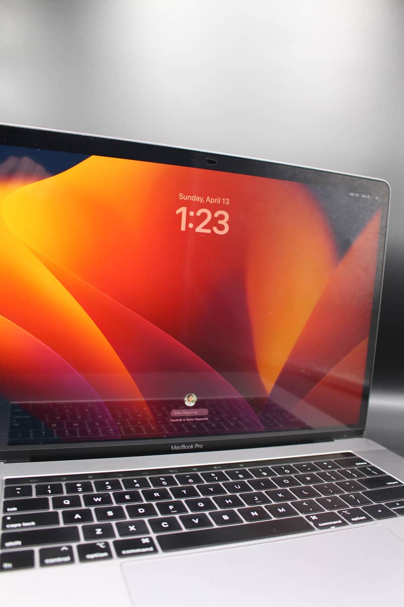 MacBook Pro 15" – Space Gray | Core i9 | 32GB RAM | Dedicated Graphics 5