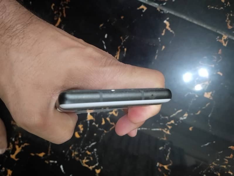 Google pixel 6a 4