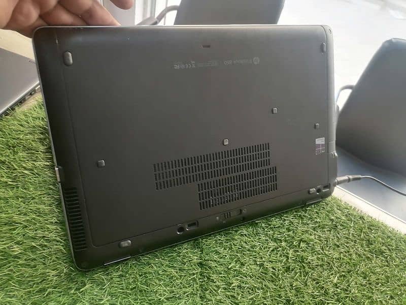 HP 850 G2 i5th gen with 15.5 inch full Display 3