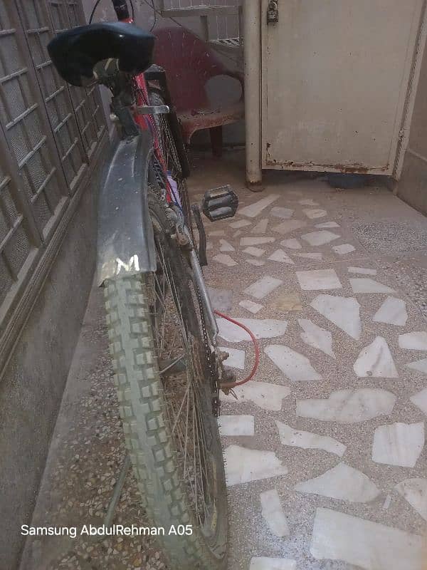 caspian cycle 10/10 condition 26by26 inch new tyre back and all ok 1