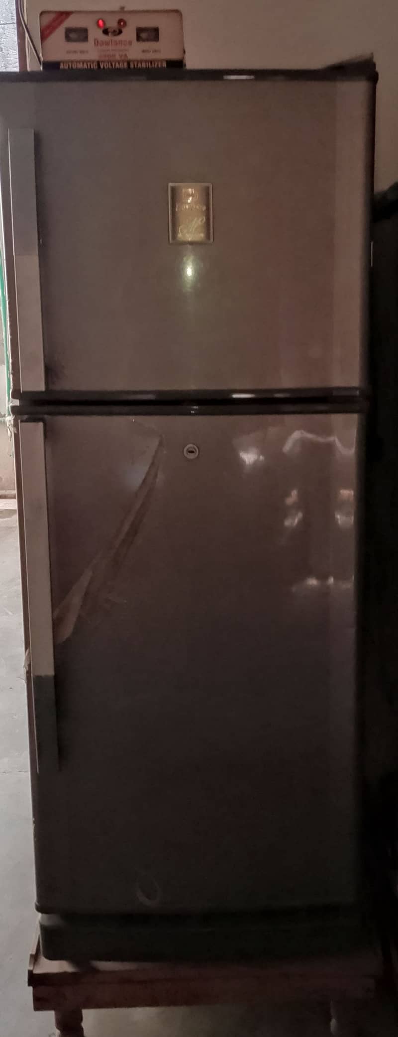 Dawlance Medium Size Fridge for Sale Urgently in Gulberg Lahore. 0
