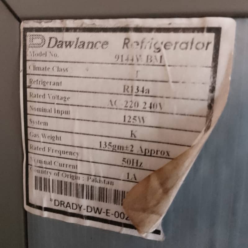 Dawlance Medium Size Fridge for Sale Urgently in Gulberg Lahore. 7