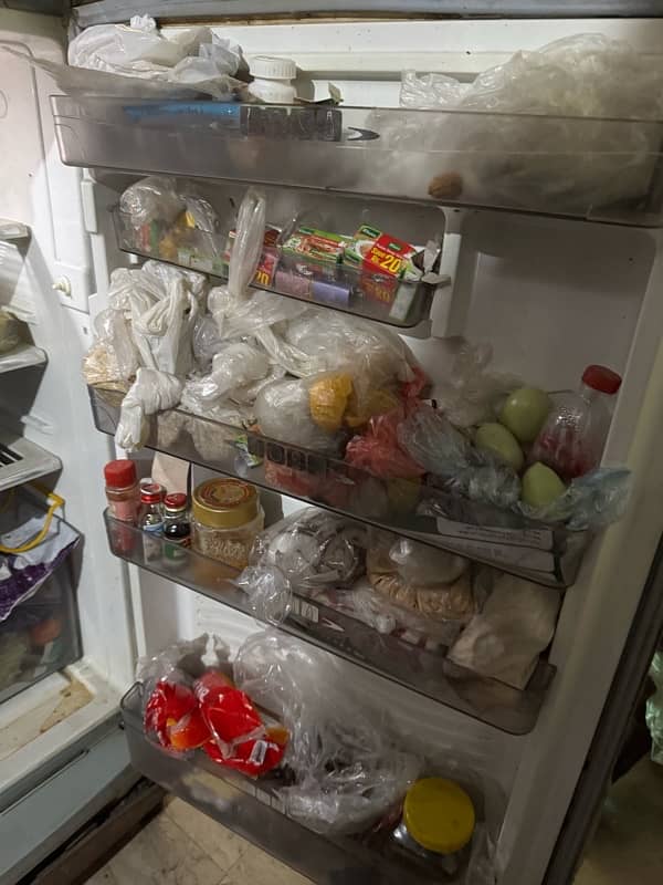 dawlance fridge want to sale 8