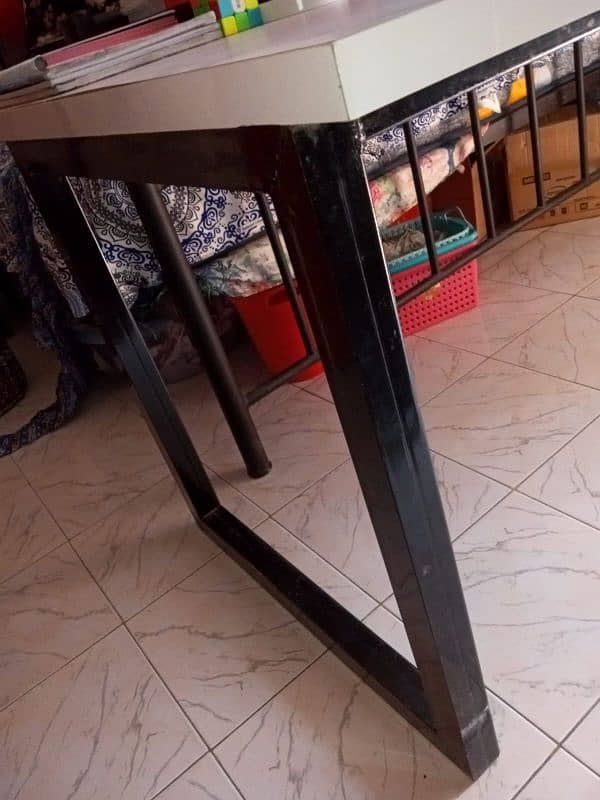 Best Table for workstation 6