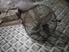 breaket fan in very good condition