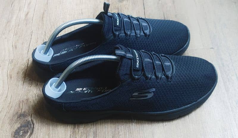 Skechers Half Cut Size 41 UK US 8 CM 28 7