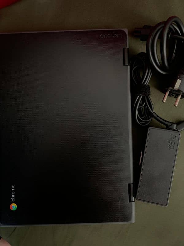 lenovo chrome book along with pen and free charger 0