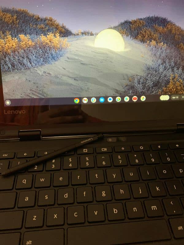 lenovo chrome book along with pen and free charger 1