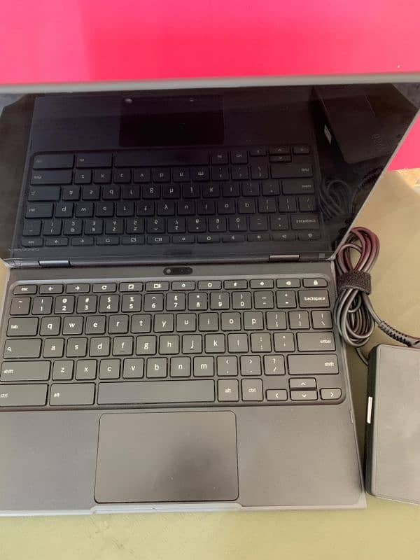 lenovo chrome book along with pen and free charger 2
