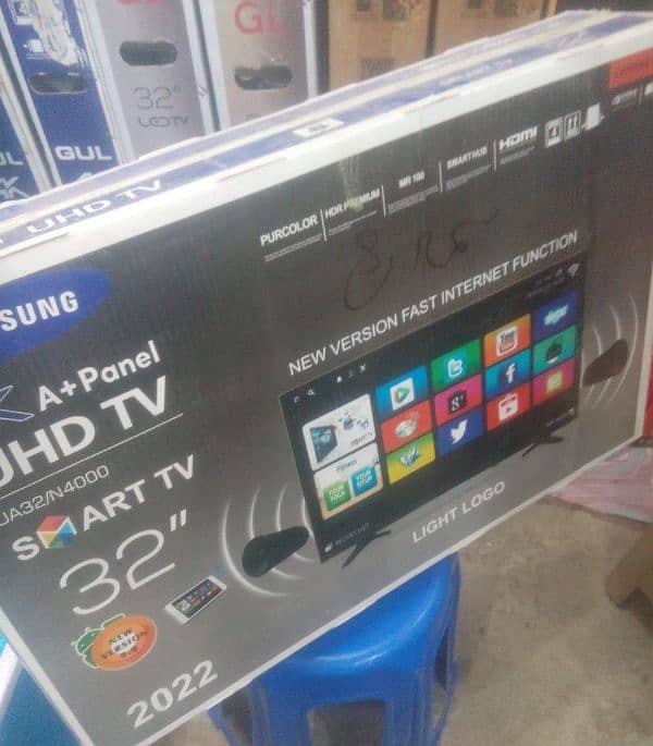 32" INCH SMART UHD WIFI LED TV. NEW LED TV 3