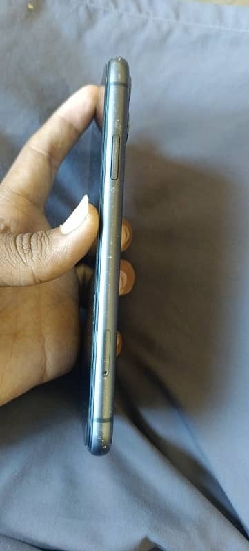iphone 11 urgent for sale 2