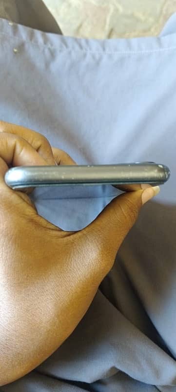 iphone 11 urgent for sale 3