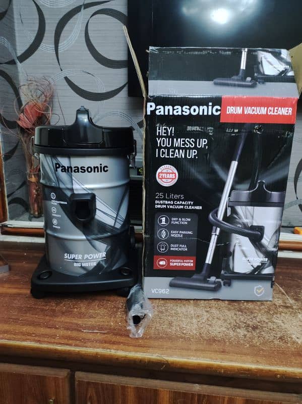 Panasonic 25 Liter Vacuum Cleaner Hoover Blower 0