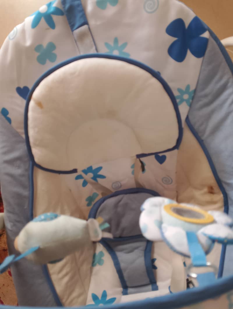 Baby Swing Tinnies Almost new 7