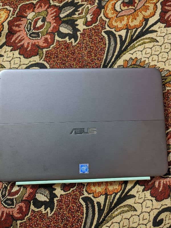 Asus Tab T103HAF with Keyboard Window 10 pro 0