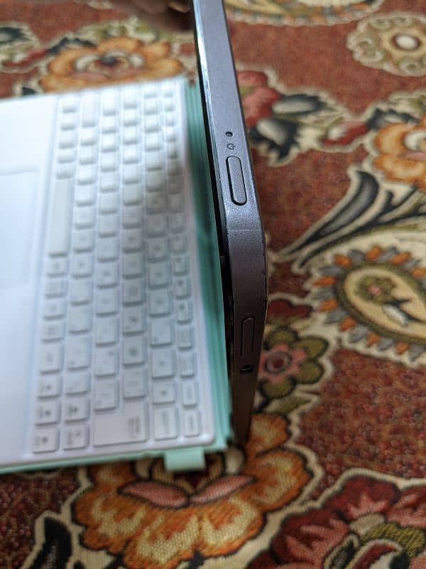 Asus Tab T103HAF with Keyboard Window 10 pro 3