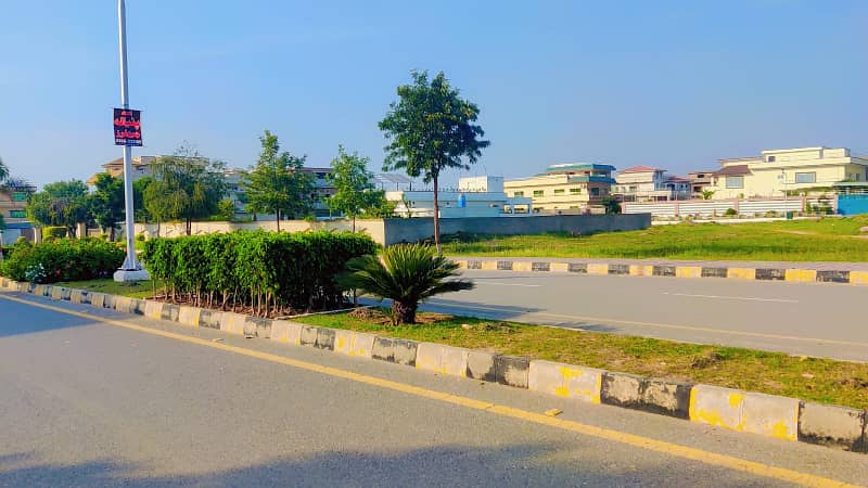 MPCHS F17 1 KANAL PLOT FOR SALE ON GOO LOCATION FIRST COME NEAR TO PARK ,MASJID & MAIN MARKIT 6