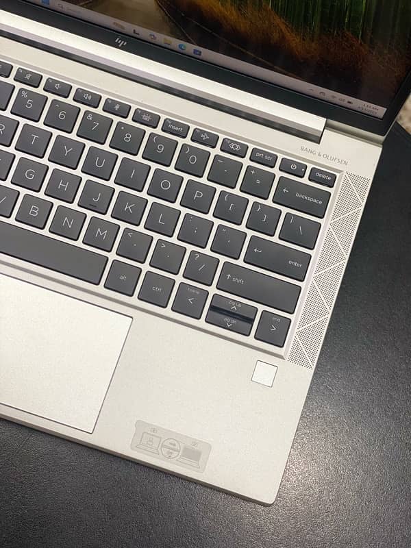HP Elitebook 830 G7 | core i7 10 gen | 32gb | 512gb ssd Laptop 9