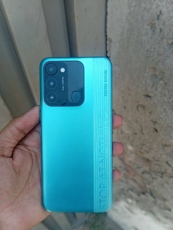 Tecno Spark 8c 0
